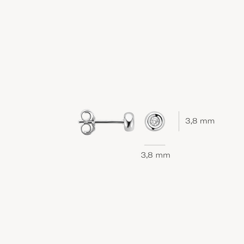 14k witgouden oorknoppen met ronde natuurlijke diamant en 3,8 mm diameter.