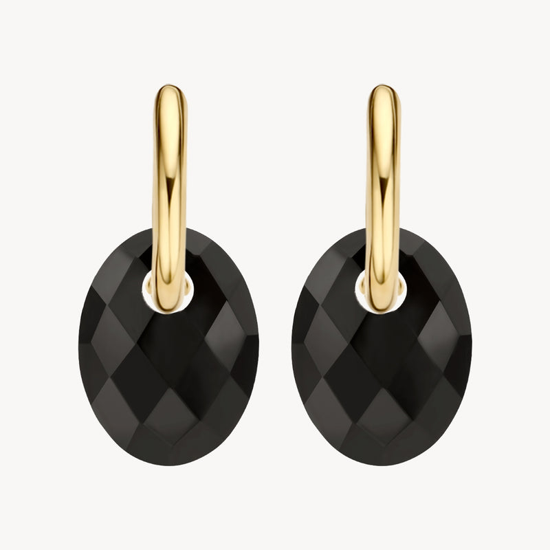 Oorbellen met facetgeslepen onyx hangers aan 14k gouden haken.