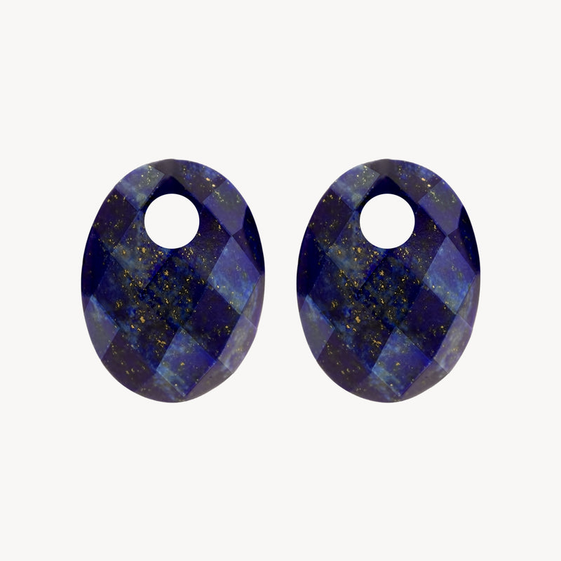 Breloques d'oreilles ovales en Lapis-lazuli avec facettes et détails dorés en or 14k.