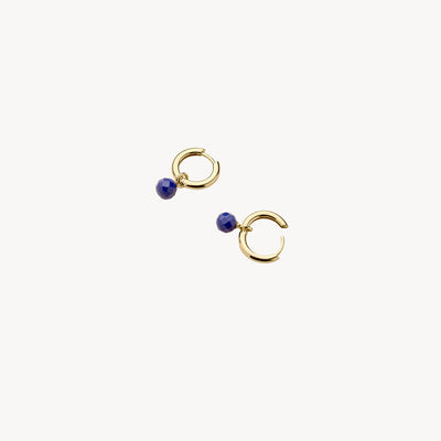 14k geelgouden oorbedels met kleine donkerblauwe zirkonia's en gladde afwerking.