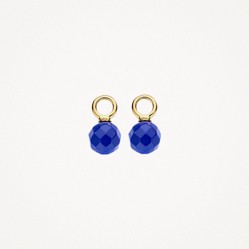 Oorbedels in 14k geelgoud met facetgeslepen lapis lazuli bolletjes.