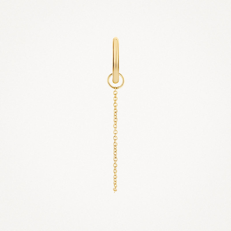 14k geelgouden oorbedel met fijne schakelketting hangend.