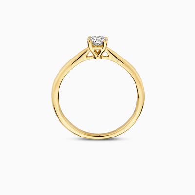 14k geelgouden solitair ring met lab diamant en gerecycled goud afwerking.