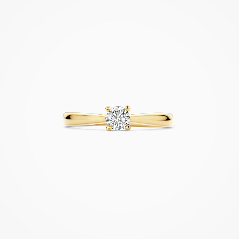 Slanke solitair ring in 14k geelgoud met fonkelende lab diamant centraal geplaatst.