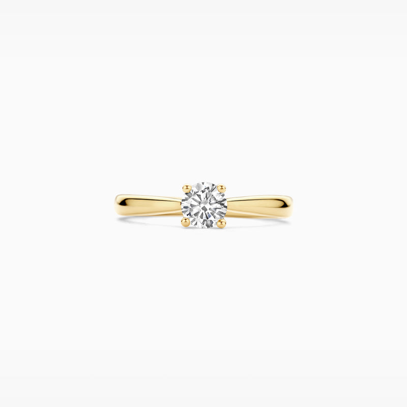 14k geelgouden solitair ring met fonkelende lab diamant en gladde band.