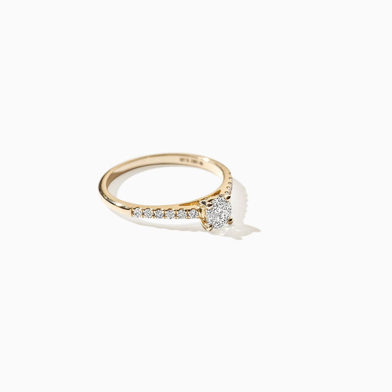 14k geelgouden ring met centrale lab diamond en rij diamant langs de band, gerecycled goud.