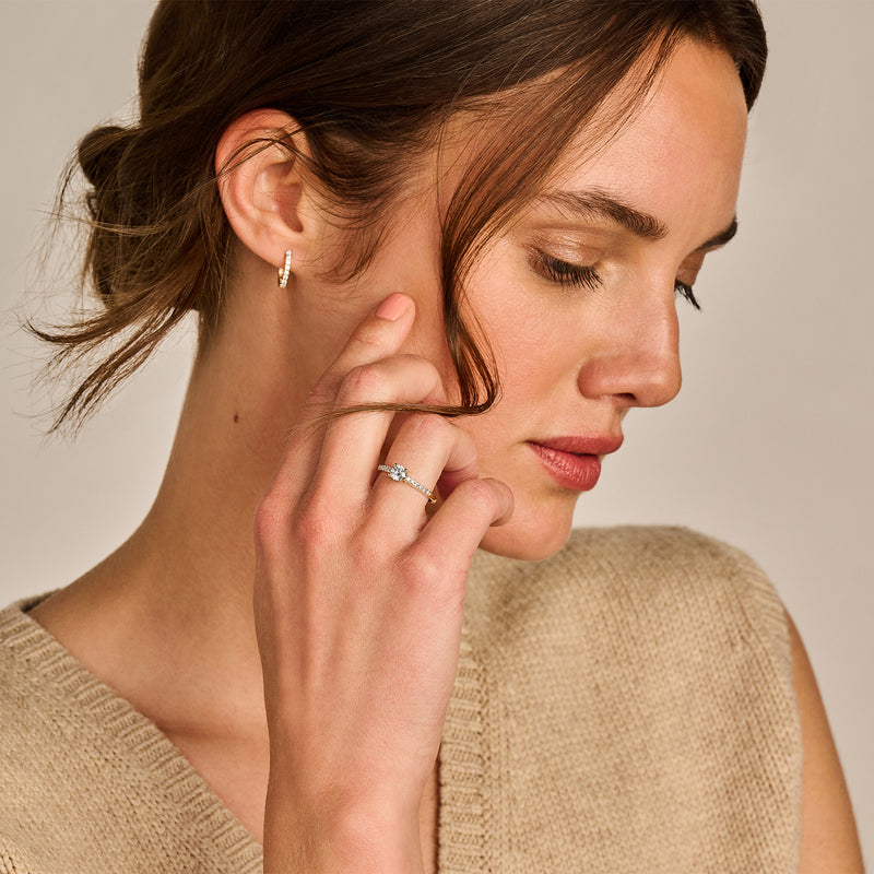 14k geelgouden ring met glinsterende lab diamant en gerecycled goud, maat 54.