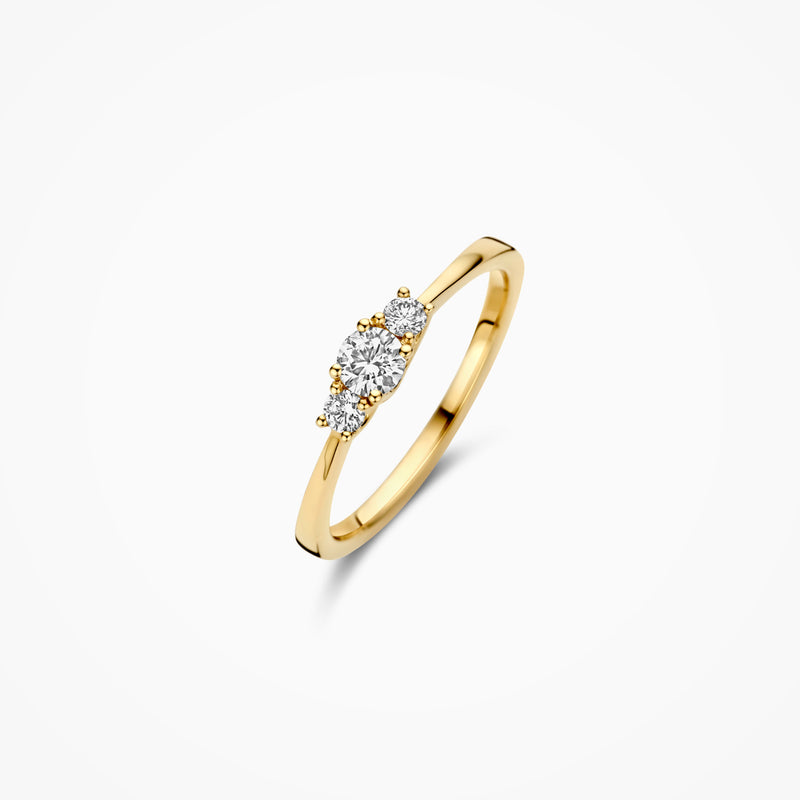 14k geelgouden ring met drie Lab Diamonds en verfijnde band van gerecycled goud.