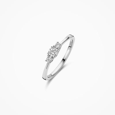 14k witgouden ring met cluster van fonkelende lab diamonds en gerecycled goud.