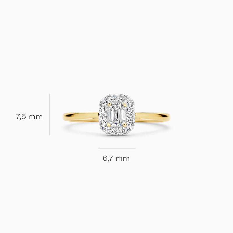 14k geelgouden ring met rechthoekige lab diamant en fijne band van 7,5 mm breedte.