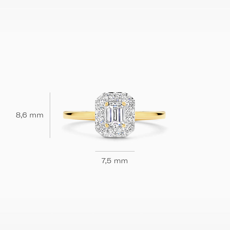 14k geelgouden ring met octagonale lab diamant en halo van kleinere diamanten, 7,5 mm breed.