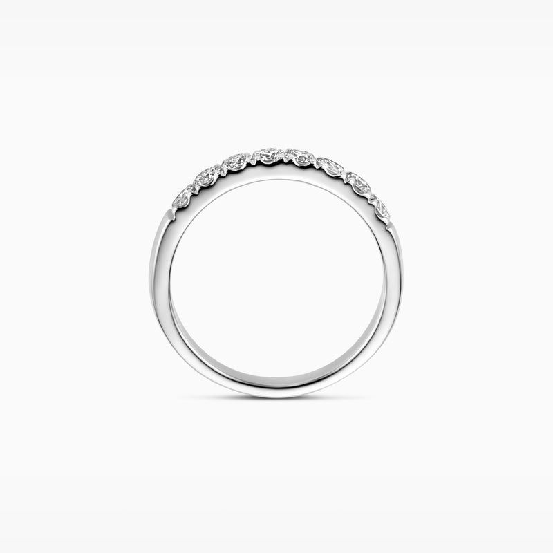 14k witgouden aanschuifring met rij lab diamonds in gerecycled goud.