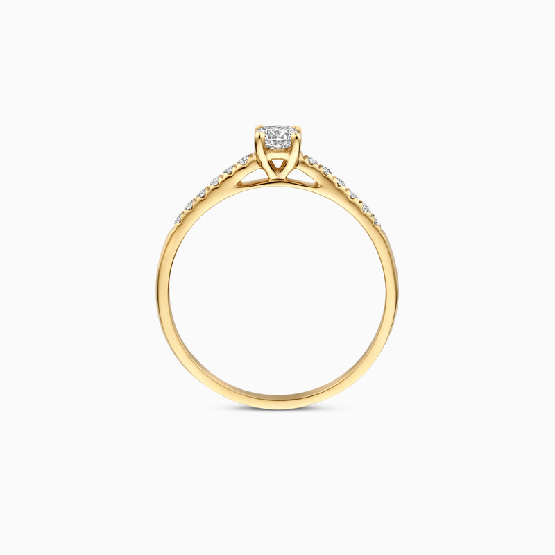 14k geelgouden ring met lab diamanten en fijne band van gerecycled goud.