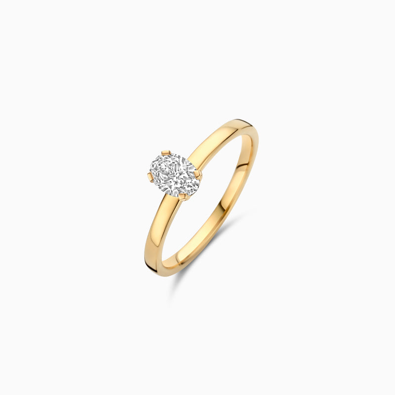 14k geelgouden solitair ring met schitterende lab diamant en gerecycled goud.