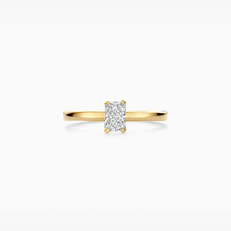 14k geelgouden solitair ring met vierkante lab diamant en smalle band.