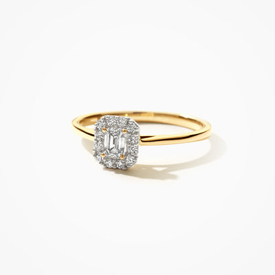 14k geelgouden ring met wit gouden zetting en Lab Diamonds diamant in rechthoekig design.