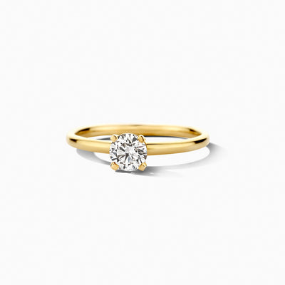 585er aus Gelbgold Ring mit rundem Laborgezüchteter Diamant, Nahaufnahme.