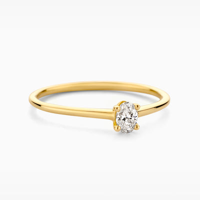 14k geelgouden ring met ovale lab grown diamant, vooraanzicht.