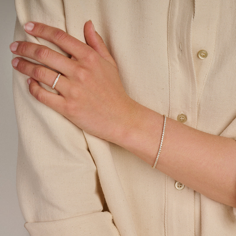 Armband met kleine Lab Diamonds in 14k geel goud, fijne gestructureerde schakels.