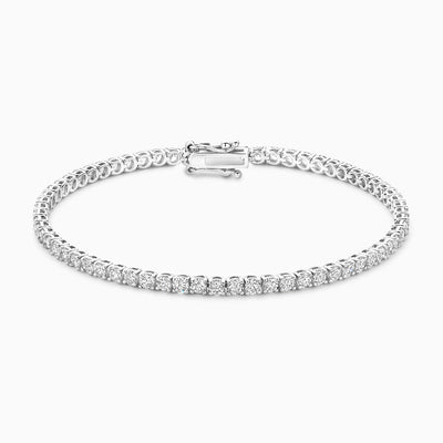 Lab grown diamanten tennisarmband van 14k witgoud met fonkelende briljanten, close-up.