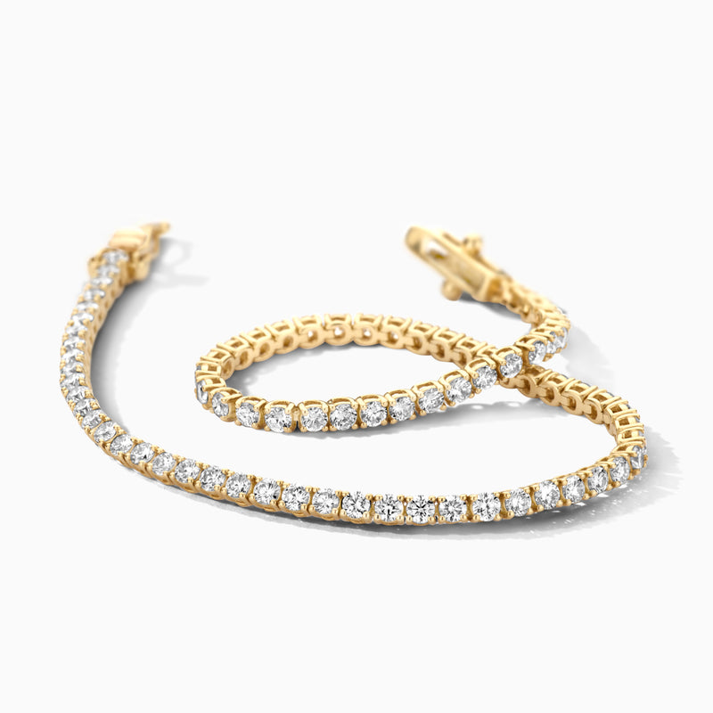 Lab diamanten armband in 14k geelgoud met gerecyclede goudzetting en schitterende steentjes.