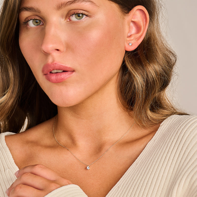 14k wit goud collier met kleine lab diamond hanger, gerecycled goud.