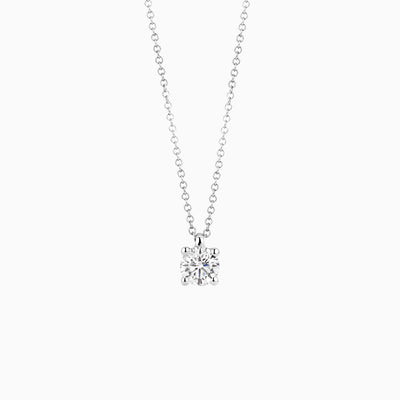 Collier van 14k wit goud met een fonkelende lab diamant hanger van gerecycled goud.