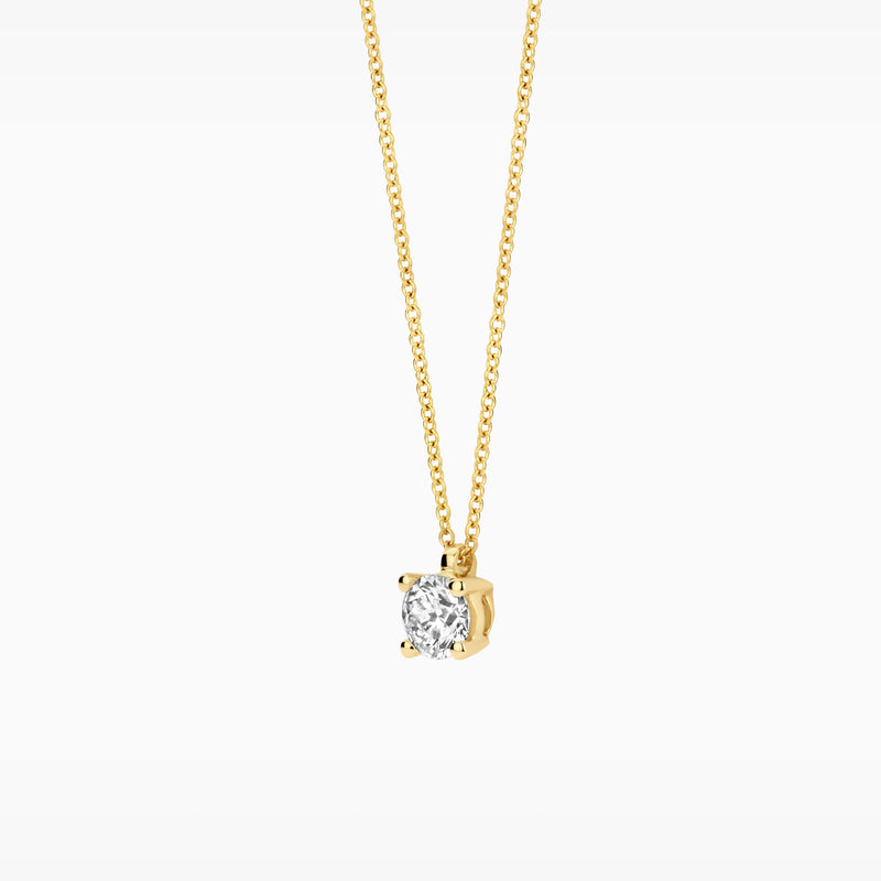 14k geelgouden collier met fonkelende lab diamond hanger en fijne ketting.