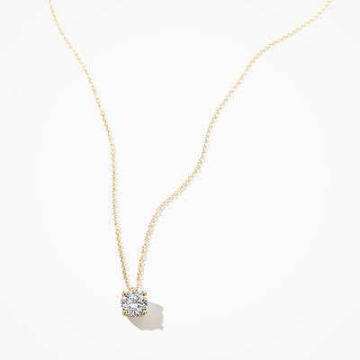 14k geelgouden collier met solitaire lab diamant aan fijne ketting van gerecycled goud.