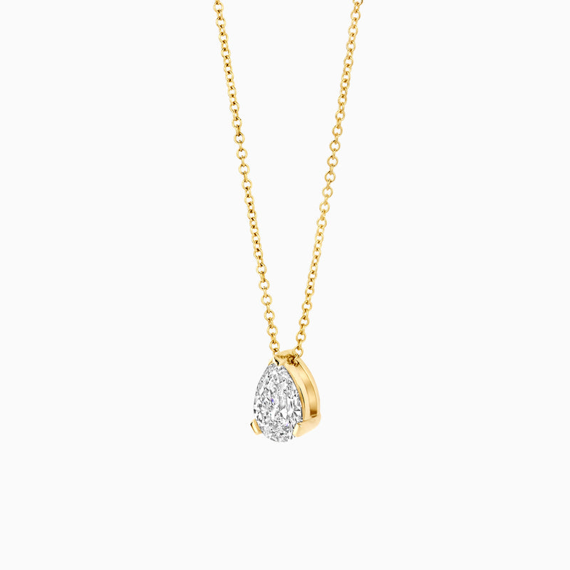 Collier met druppelvormige Lab Diamonds hanger in 14k geel goud en fijne schakels.