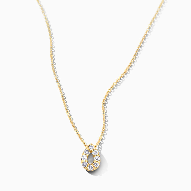 Lab diamanten collier met hangertje van 14k geelgoud en gerecycled goud glitterend.