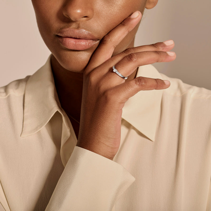 Bicolor gouden ring met diamant, 14k wit en rosé goud, fijn en glanzend.
