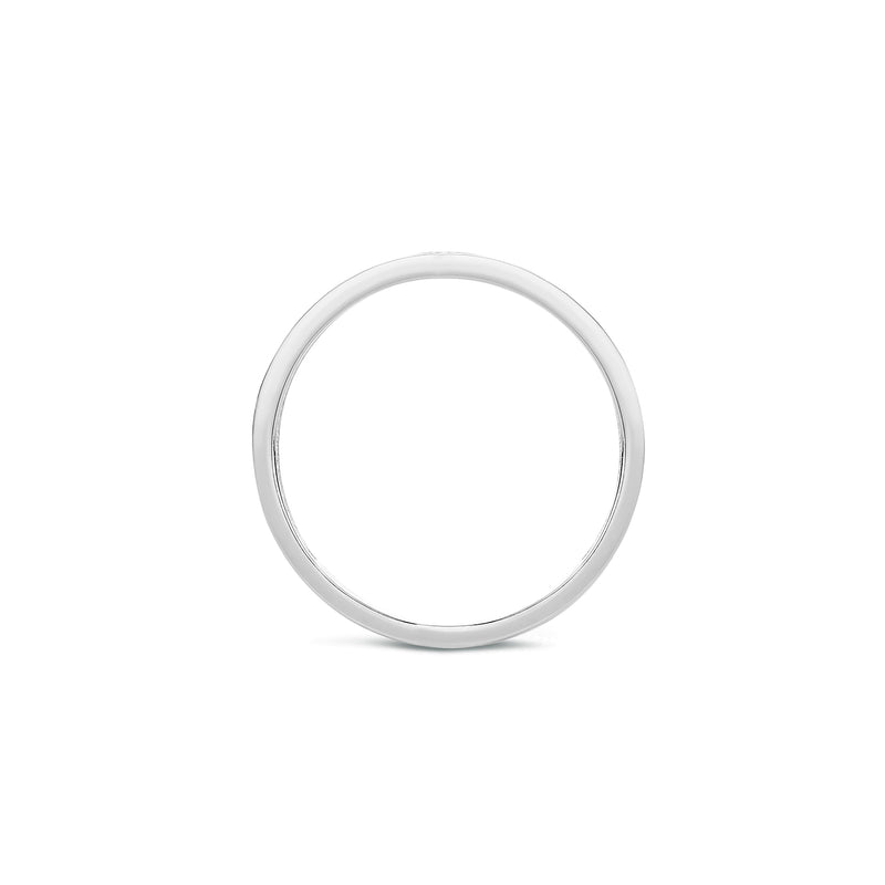 Dunne gladde ring van 14k wit goud met ronde band en simpele afwerking.