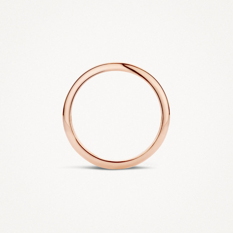 Bague fine en or rose 14k avec finition lisse et brillante, effet d'or bicolore visible.