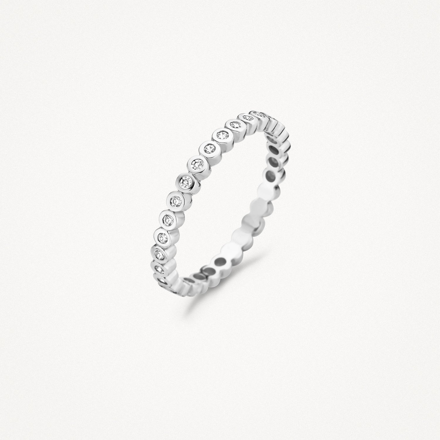 Ring met aaneensluitende zirkonia’s 14k wit goud