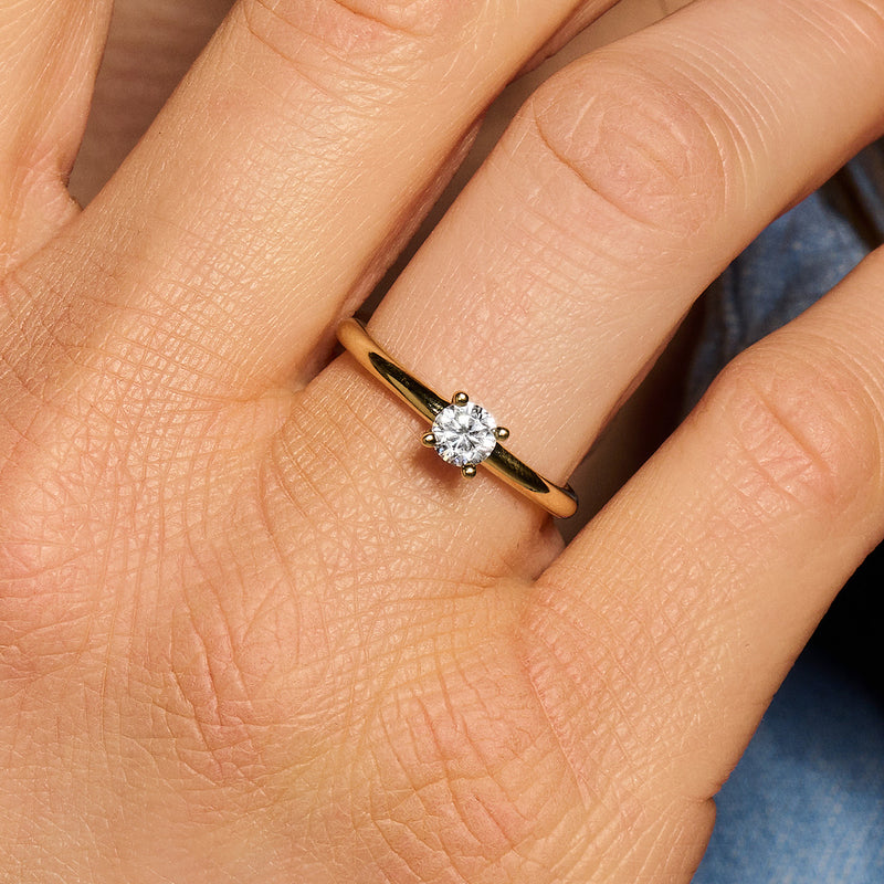 Zirkonia-Ring aus 585er Gold im Solitär-Design 4,5 mm