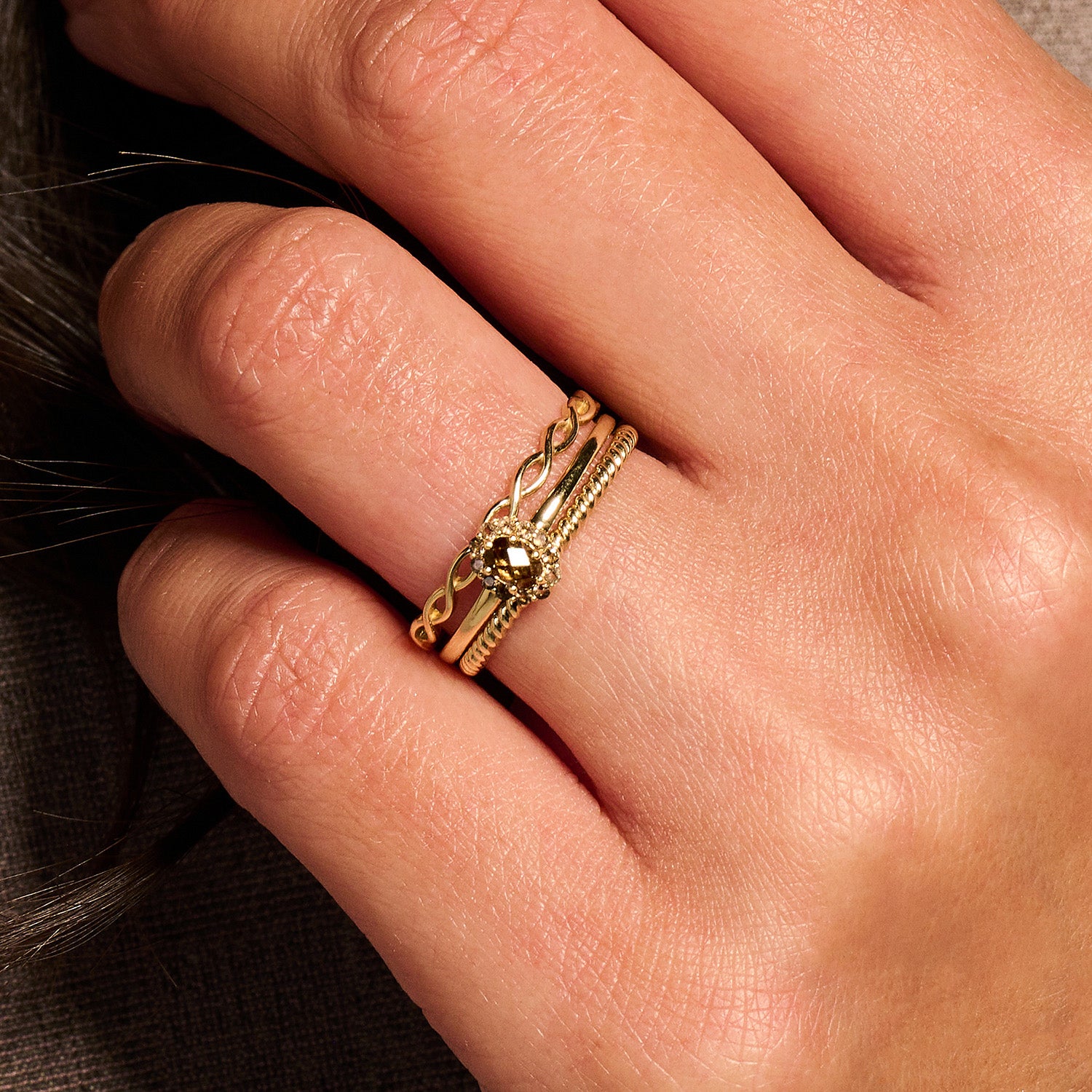 Bague torsadée en or jaune 14 carats