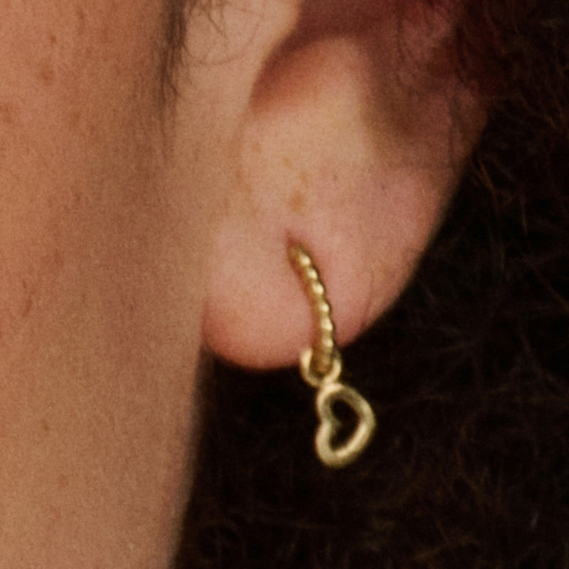 Charms d’oreilles cœur en or 14 carats