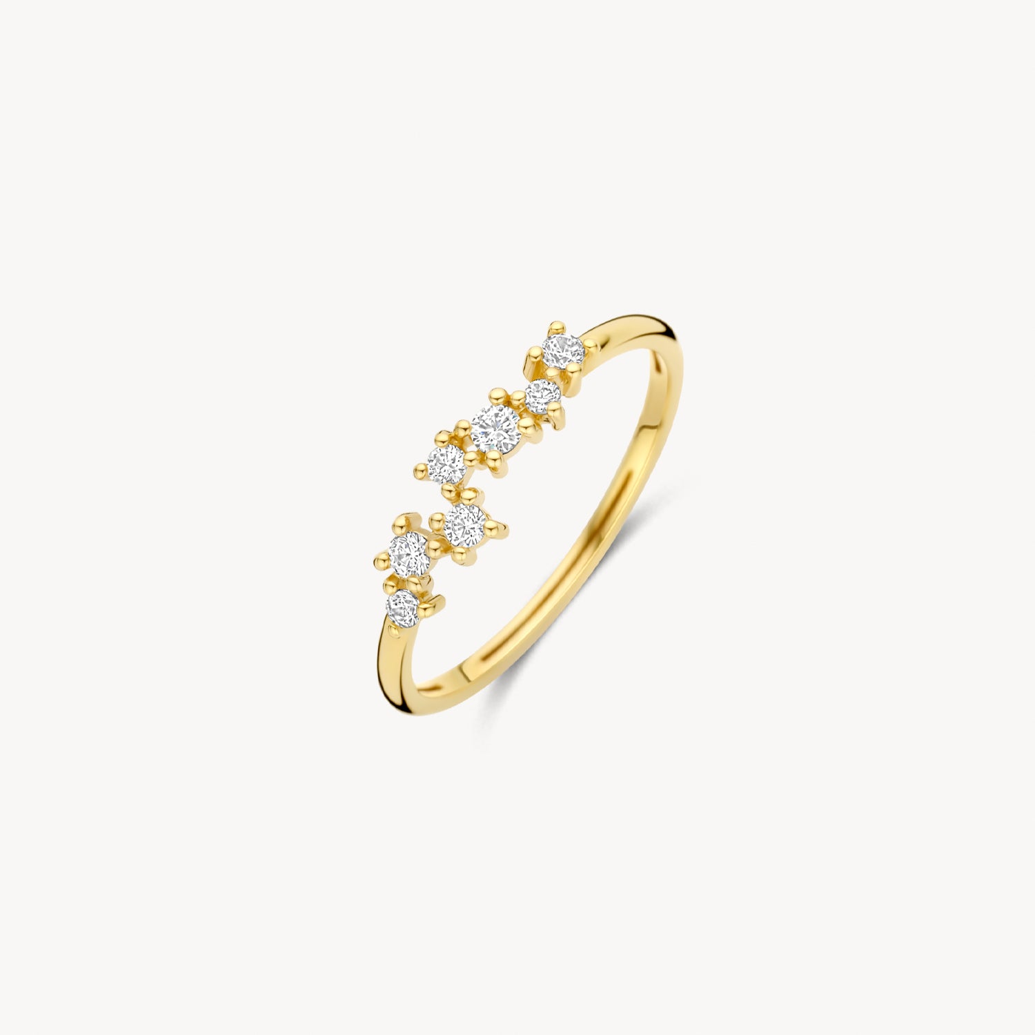 gekantelde ring met 6 zirkonias met chaton zetting