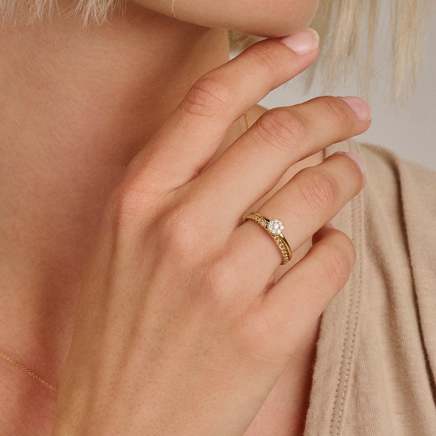 Ring met cirkel bezet met zirkonia 14k goud