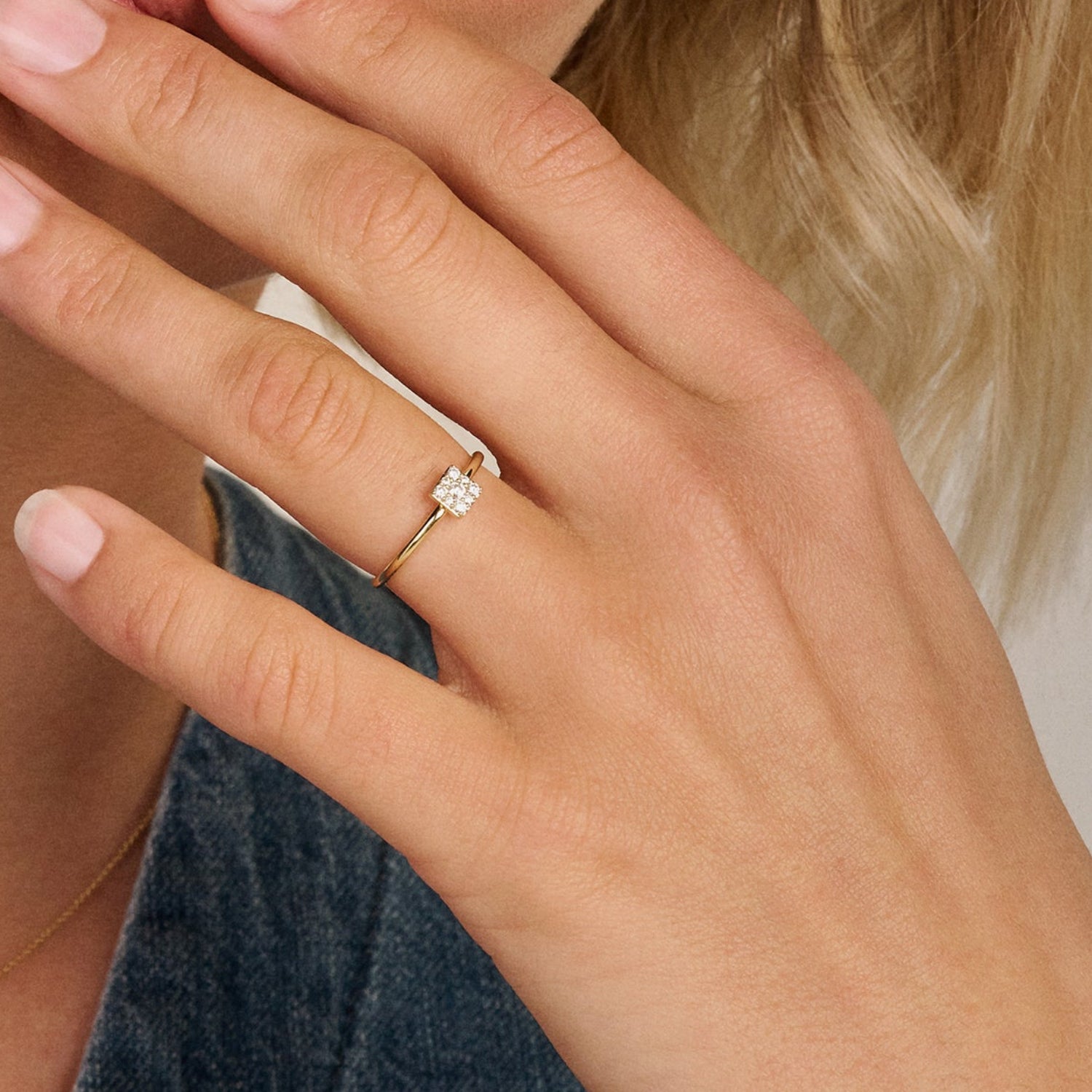 Ring met vierkante applique bezet met zirkonia 14k goud