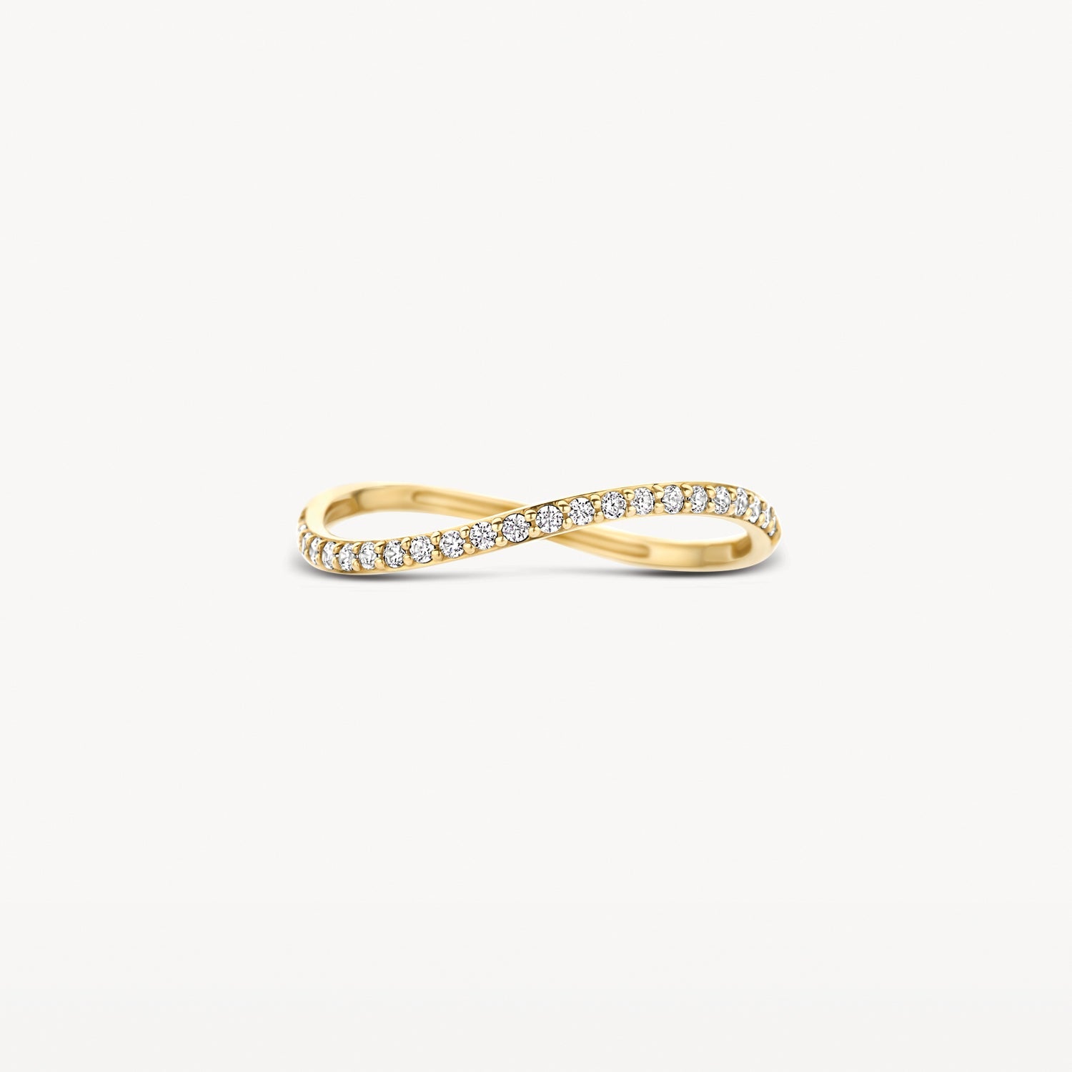 Bague en or jaune 14 carats avec pavé de Zircone, vue de profil.