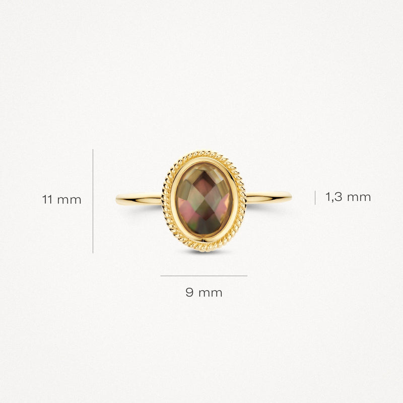 Ring with Black mother-of-pearl, 14ct yellow gold, stone 9 by 11 mm.