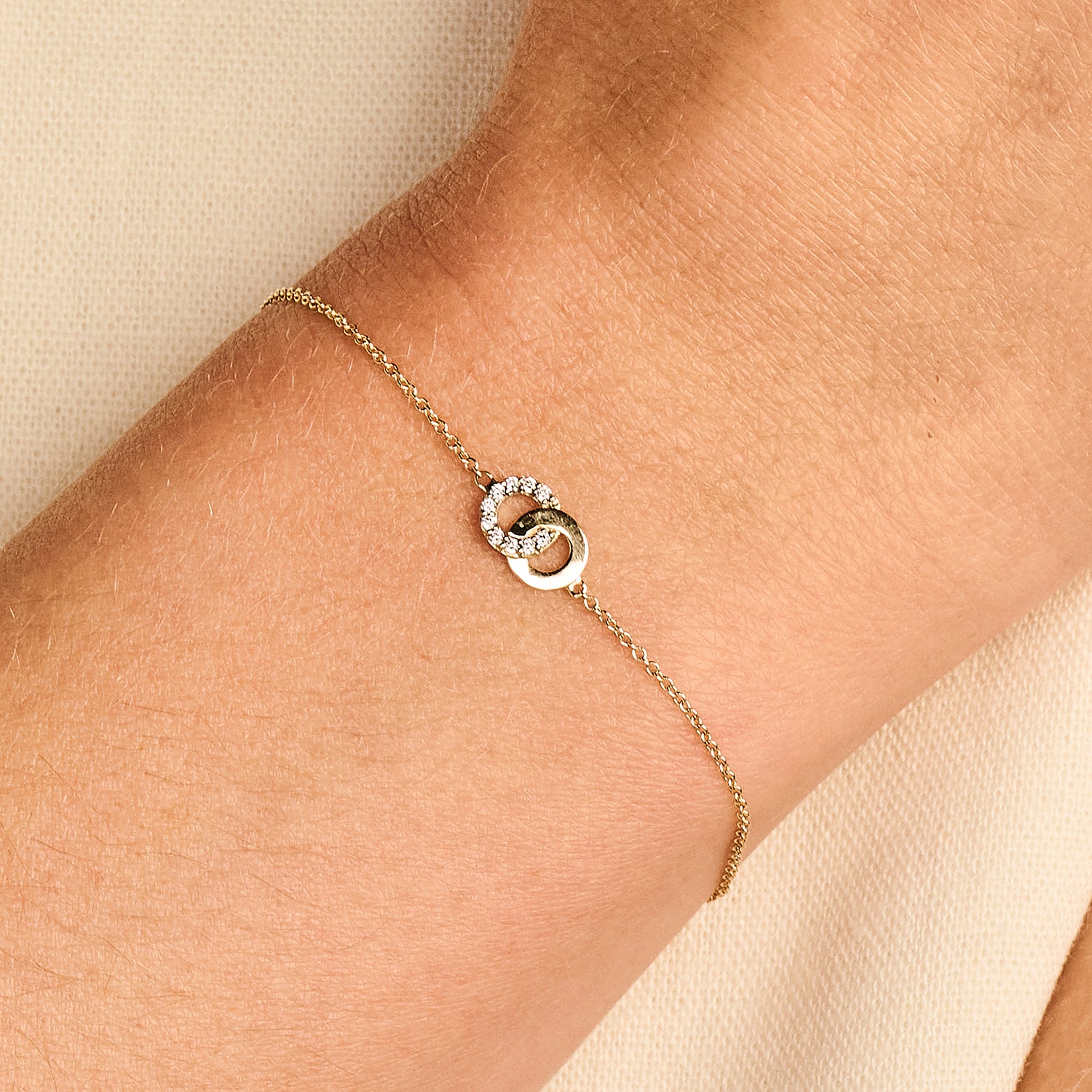 Armband Twee Ringen Met Zirkonia 14k goud