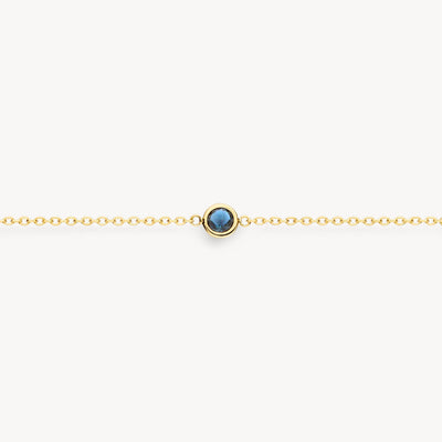 585er Gelbgold-Armband mit hellblauem Sky-Blue-Topas, Nahaufnahme.