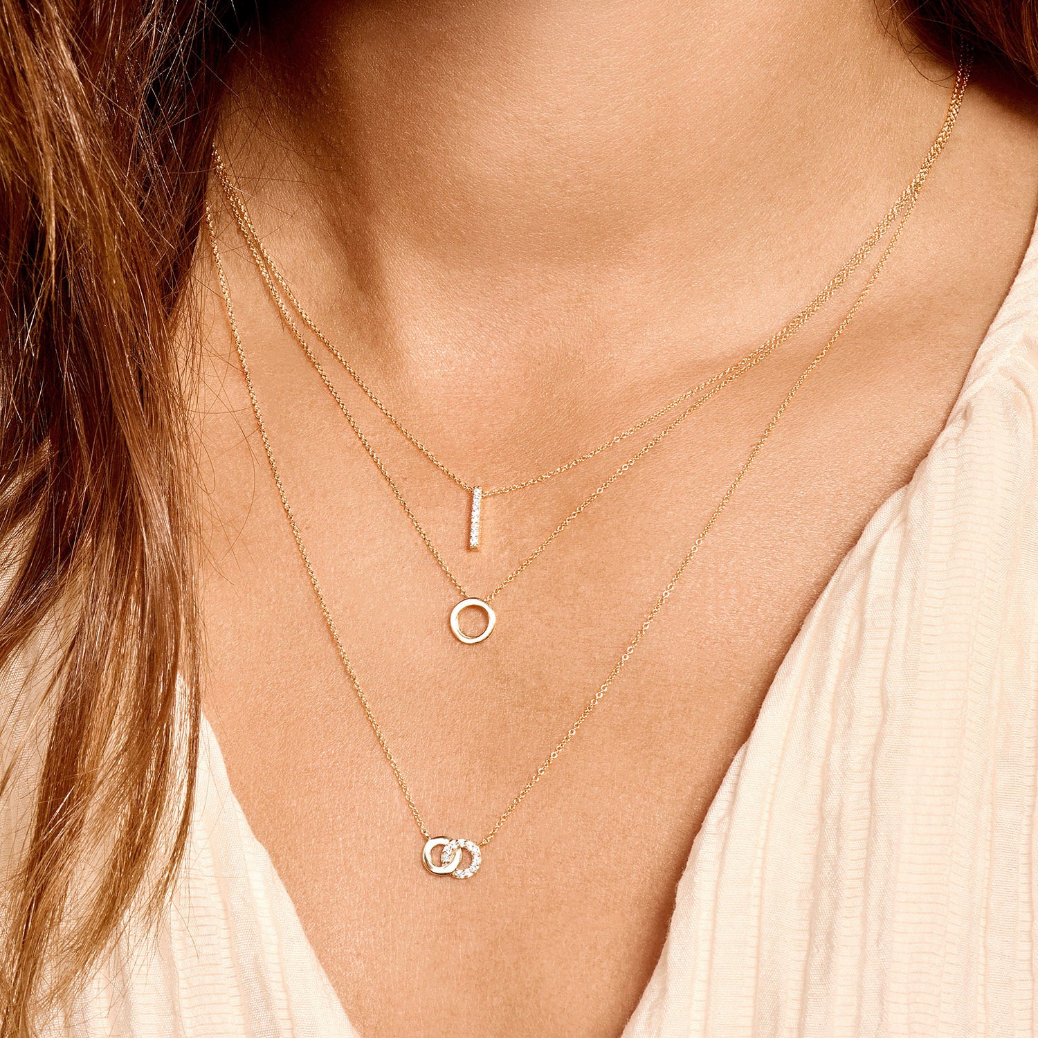 Dunne 14k gouden ketting met staafje zirkonia en fijne schakels.