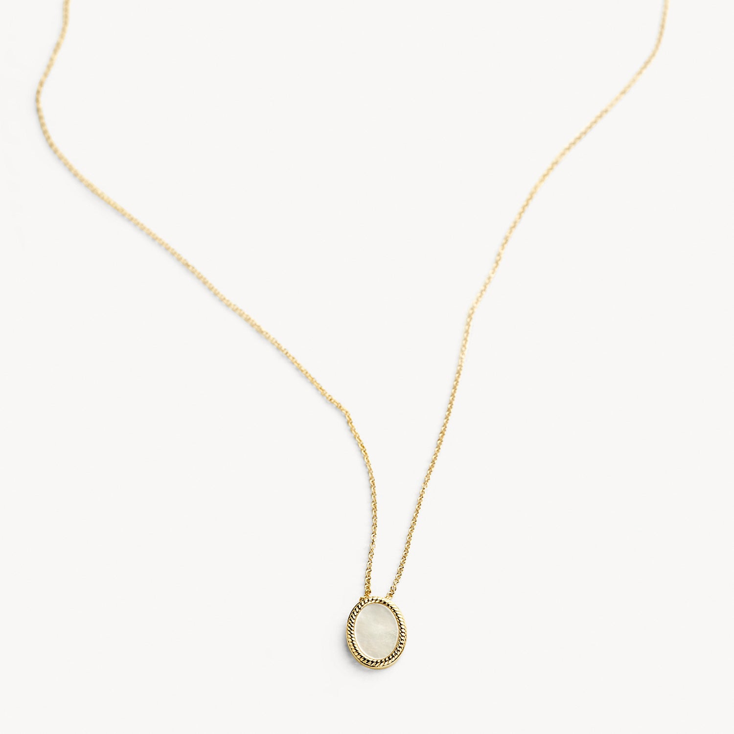 Ketting met parelmoer hanger en kabelmotief 14k goud
