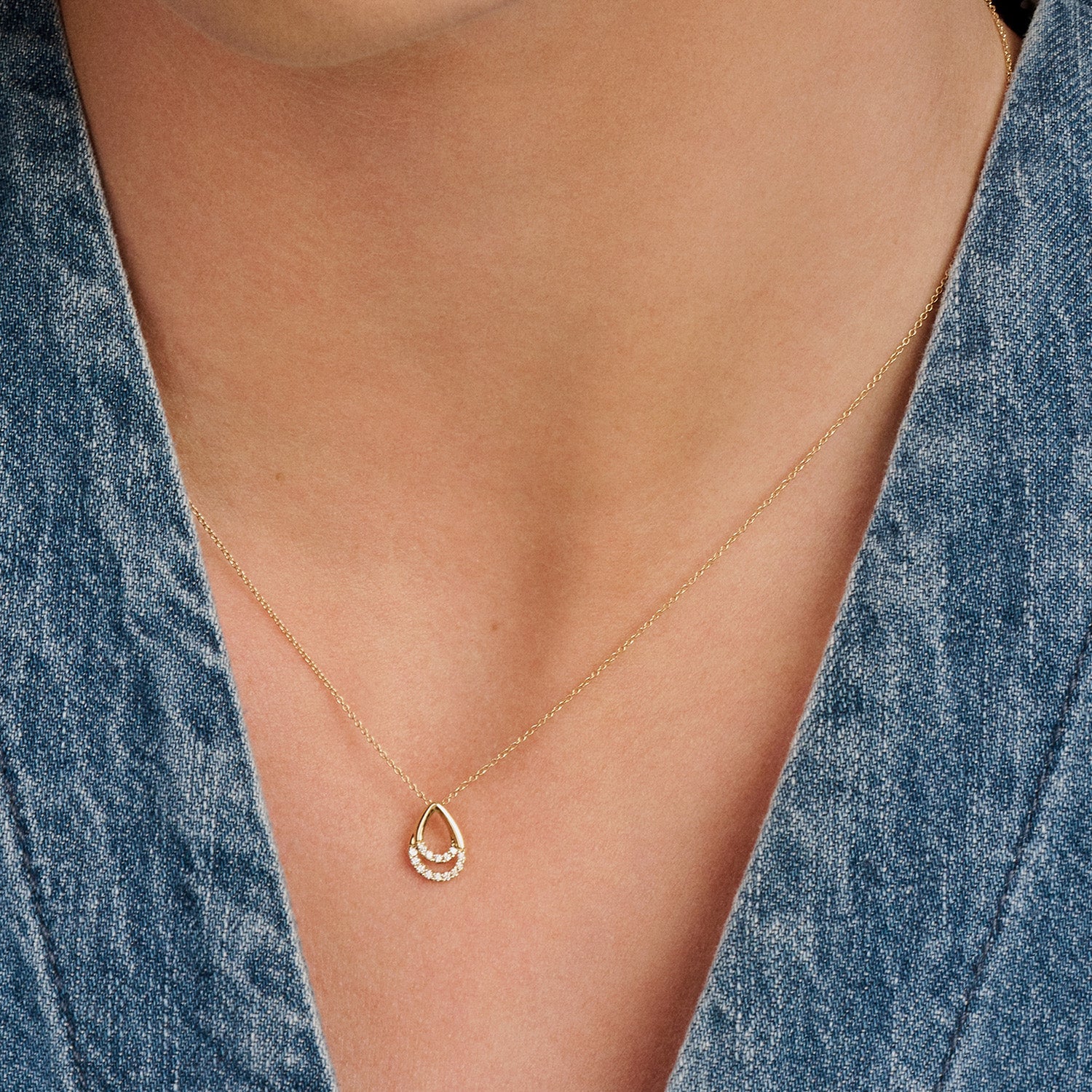 Ketting met druppel hanger met zirkonia 14k goud