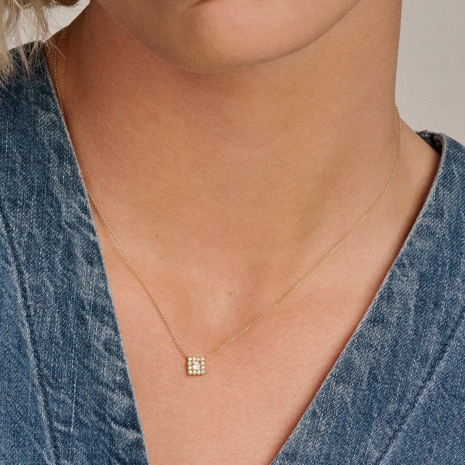 Ketting met vierkante hanger met zirkonia 14k goud
