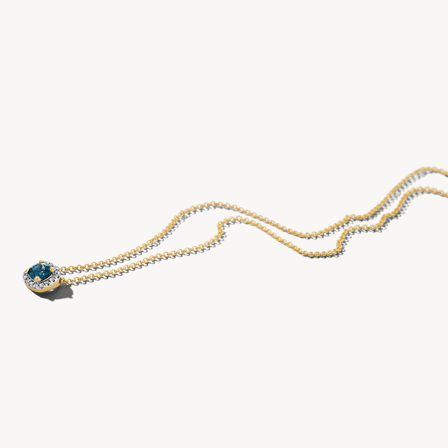 Collier met vierkante blauwe topaas omringd door diamanten 14k goud